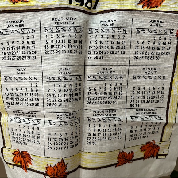 Vintage 1987 cloth wall calendar - Picture 4 of 5